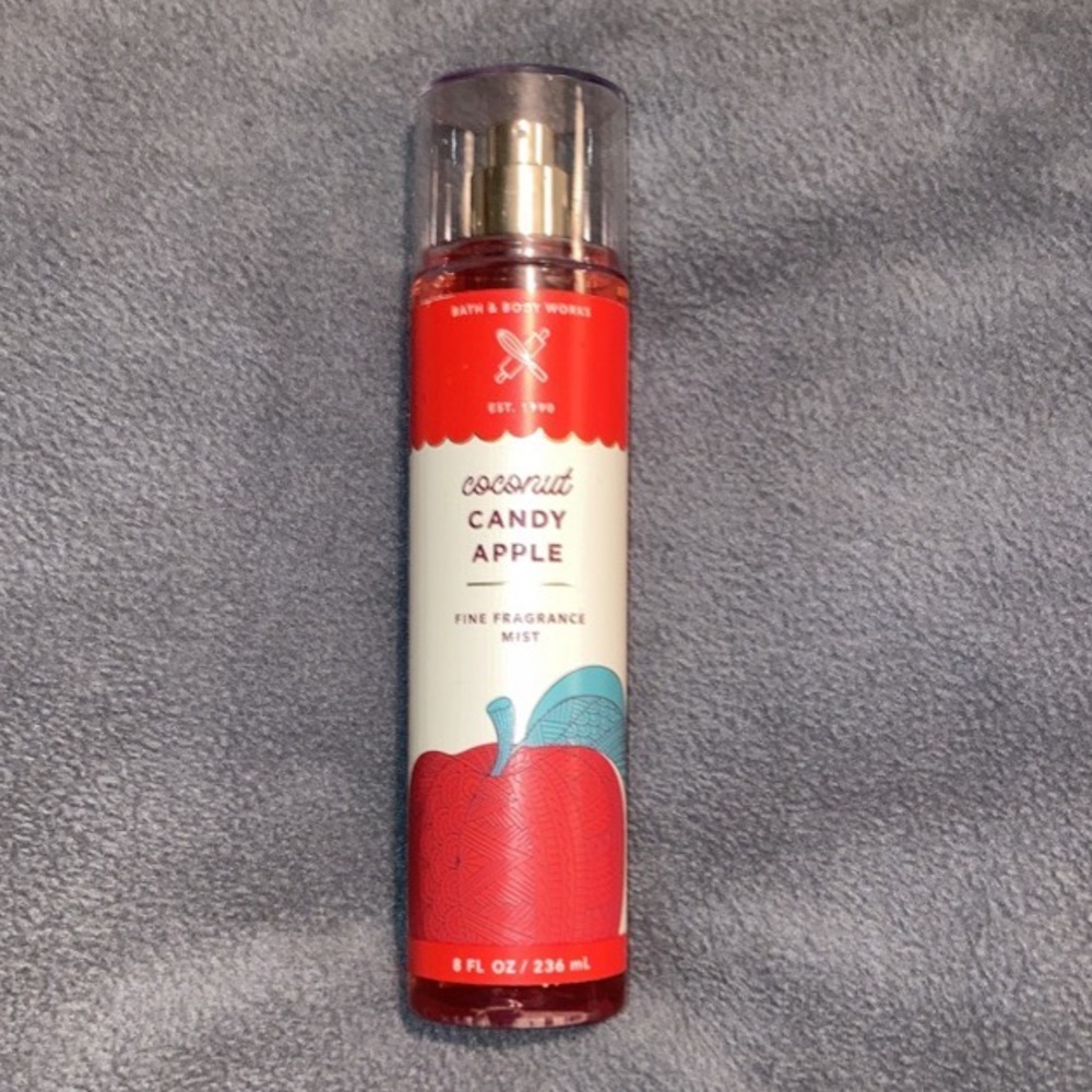 Bath and body works coconut candy apple perfume😌